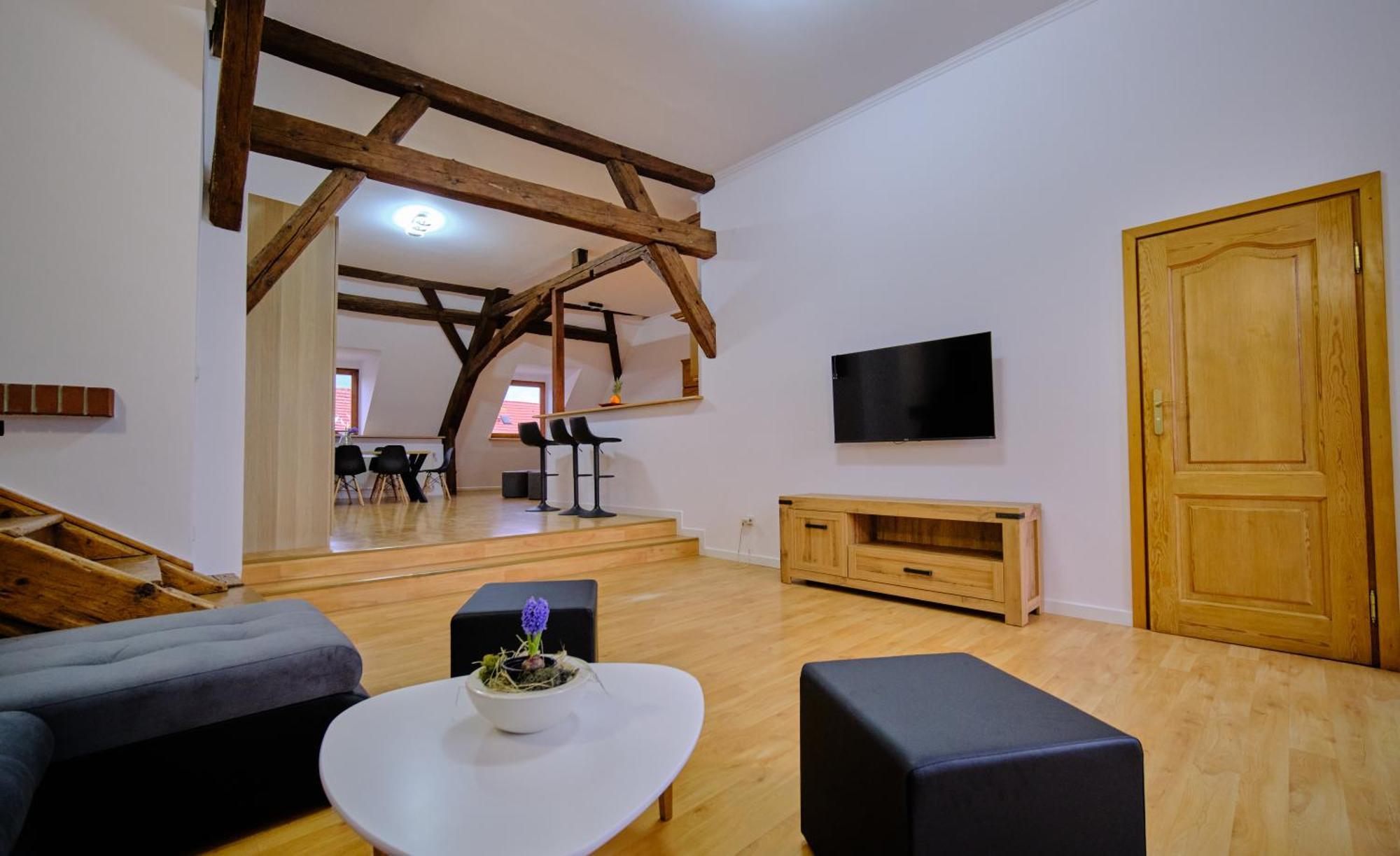 Urania Apartamenty Kowary Ruang foto