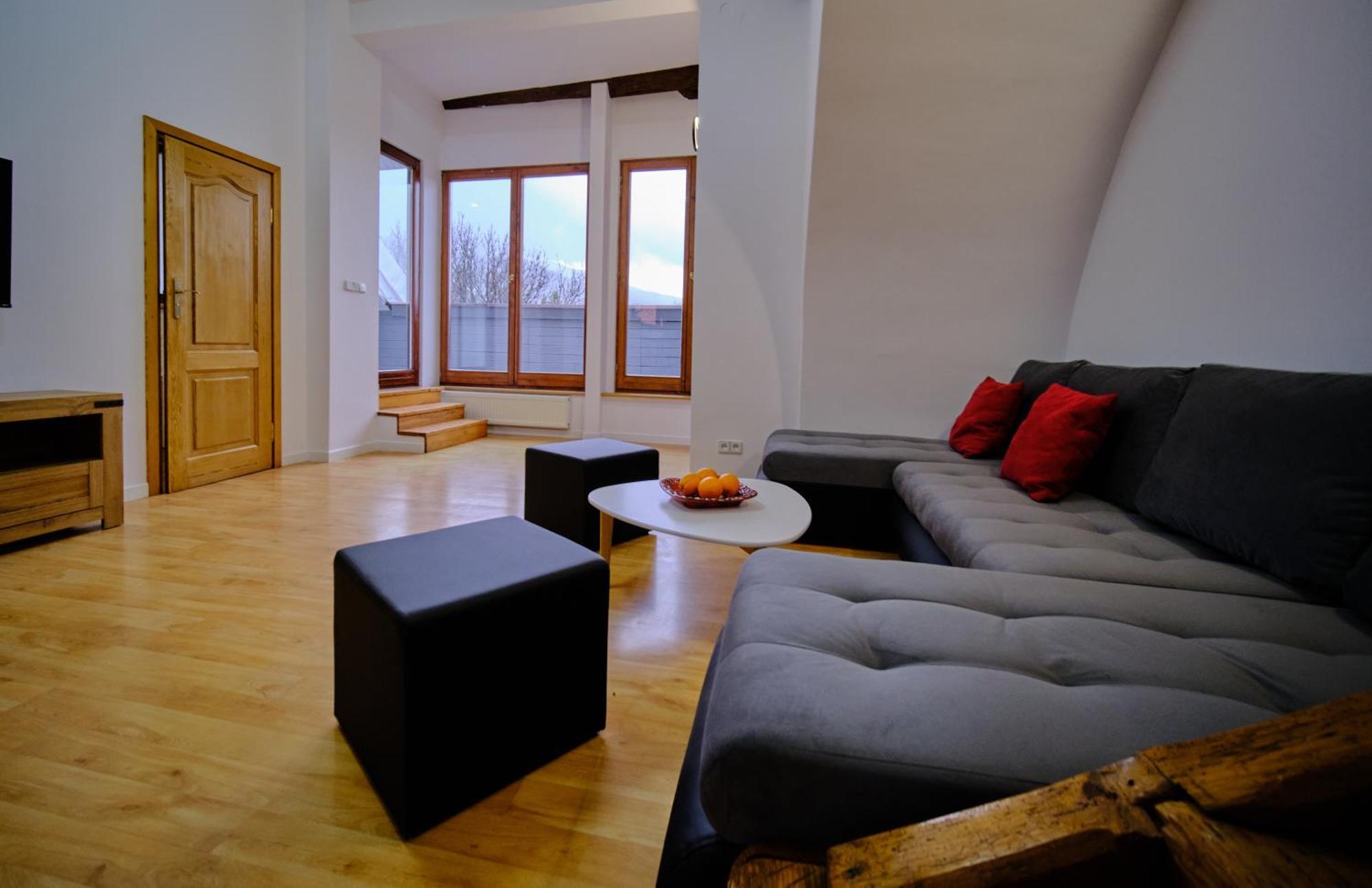 Urania Apartamenty Kowary Ruang foto