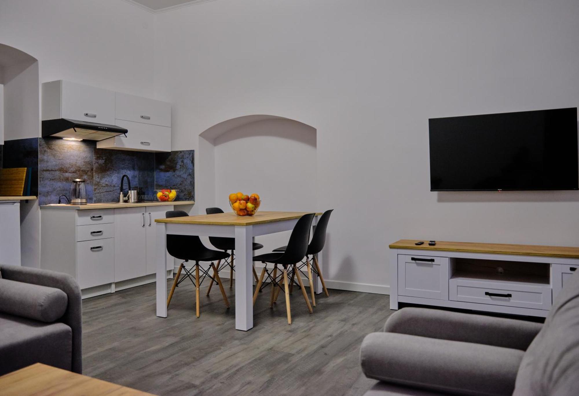 Urania Apartamenty Kowary Ruang foto