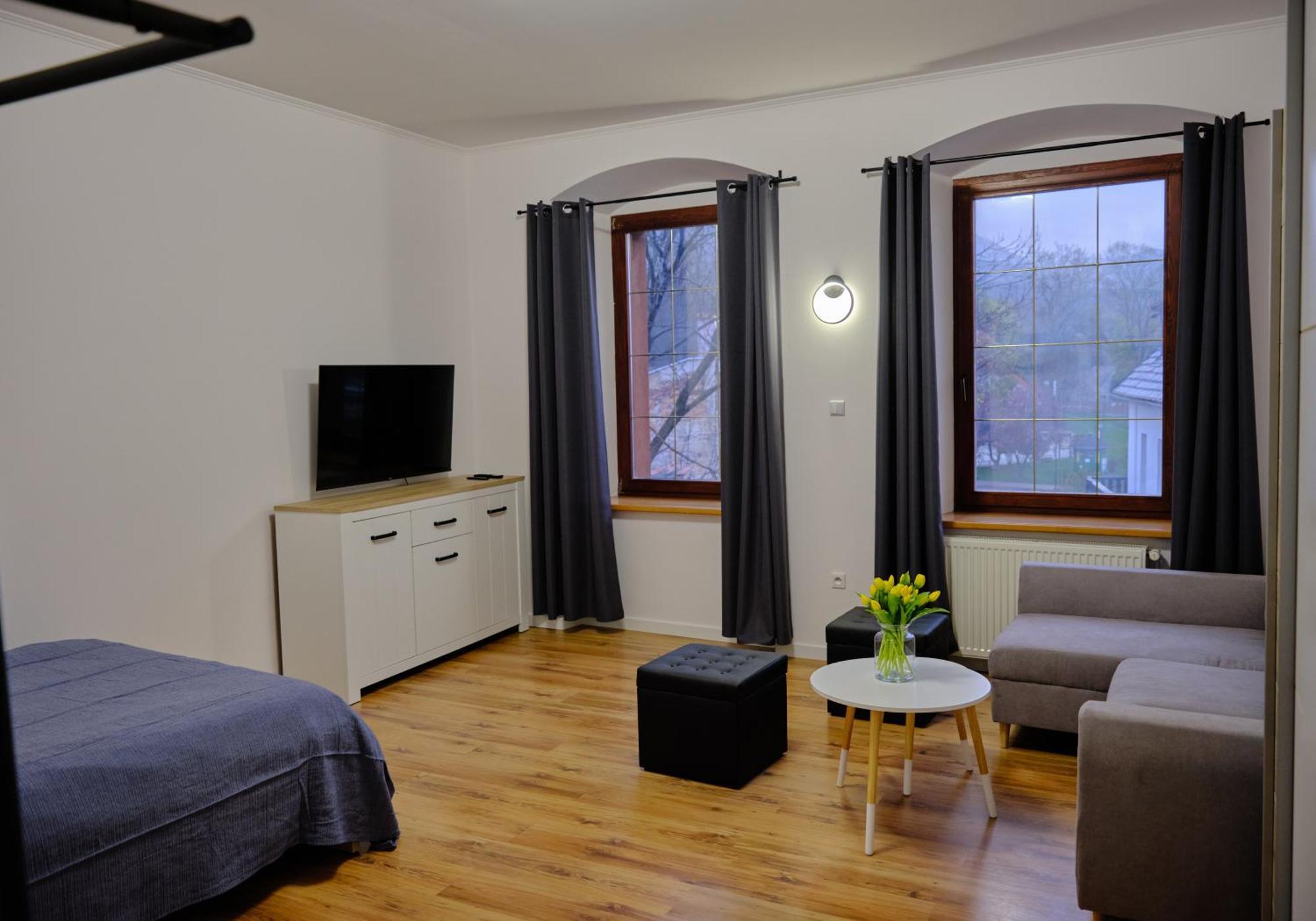 Urania Apartamenty Kowary Ruang foto