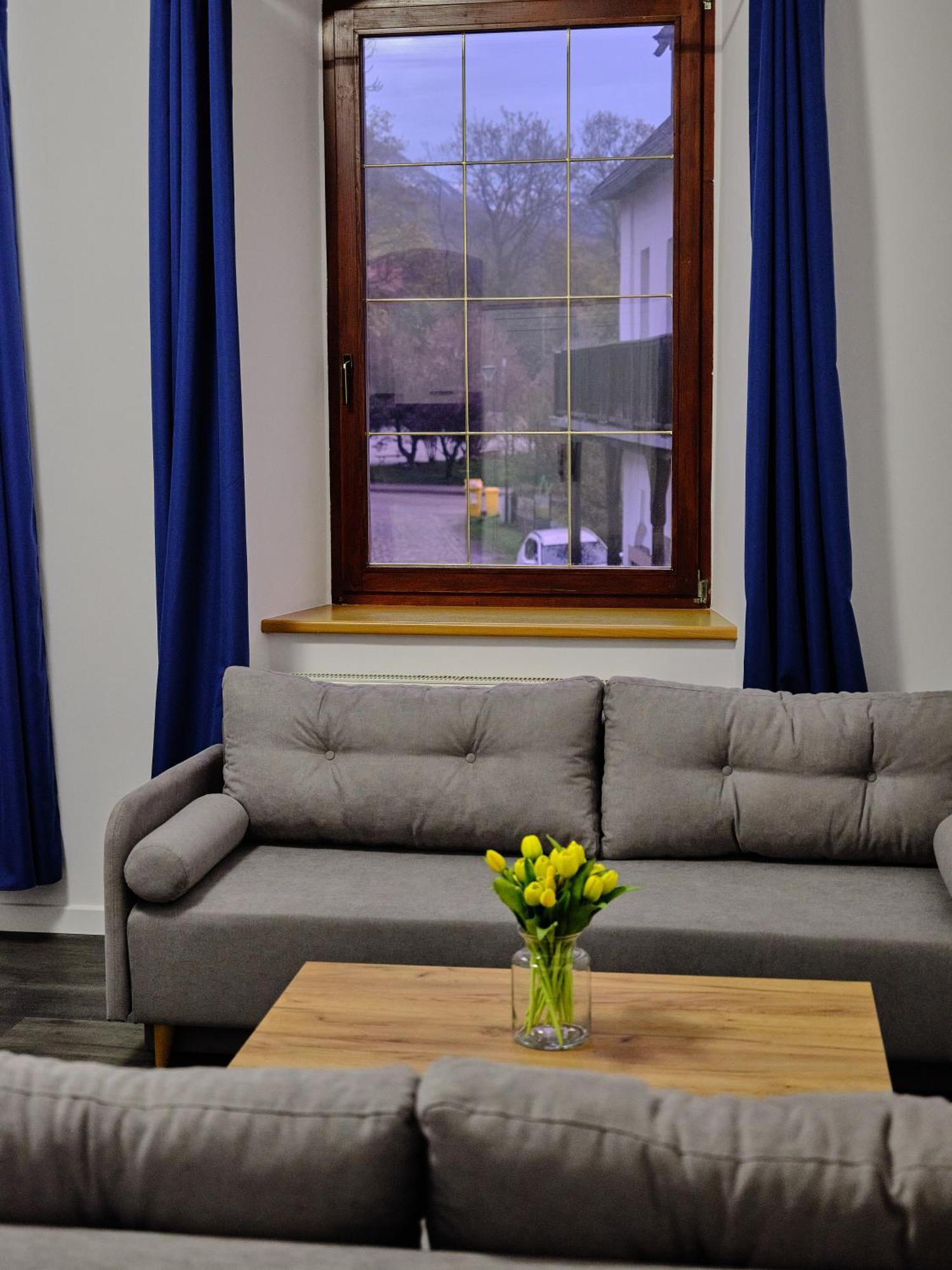 Urania Apartamenty Kowary Ruang foto